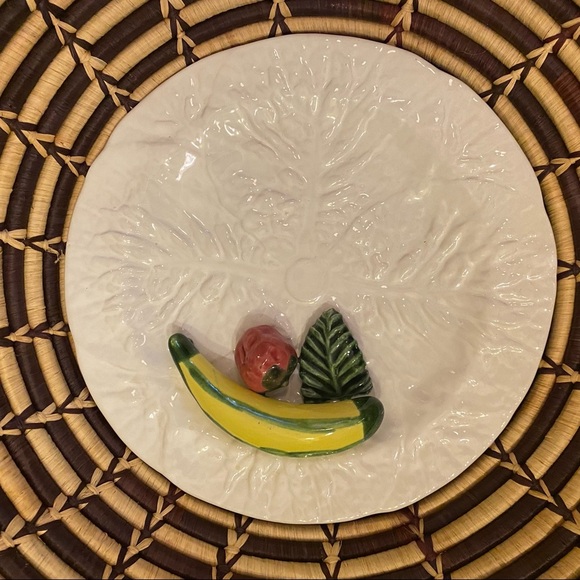 Bordallo Pinheiro Vintage White Cabbage Plate w/ 3D Fruit Cabbageware - Picture 1 of 11